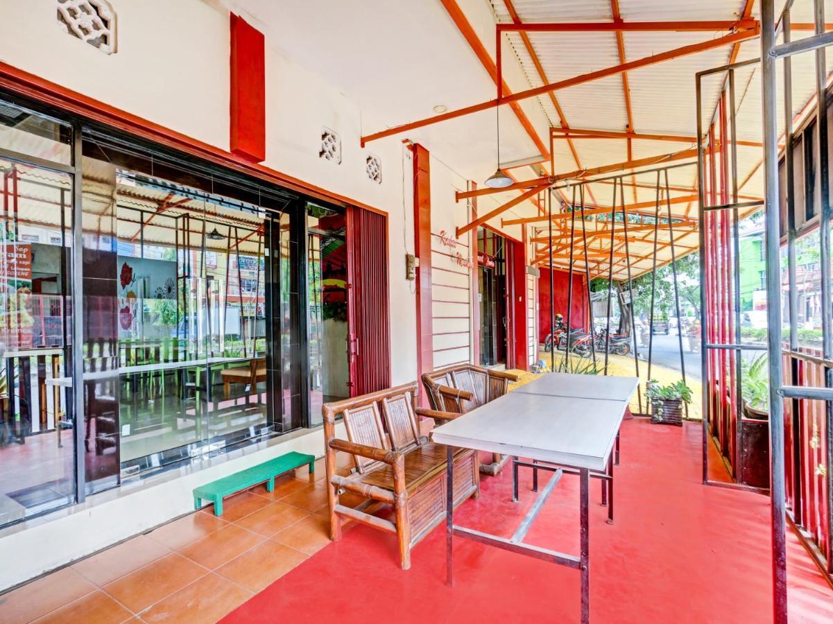 Oyo 90553 Arteri Guest House Semarang Exterior photo
